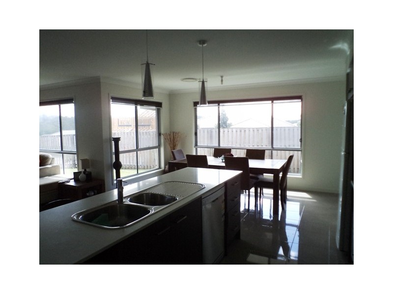 94 Aldgate Crescent, Pacific Pines QLD 4211