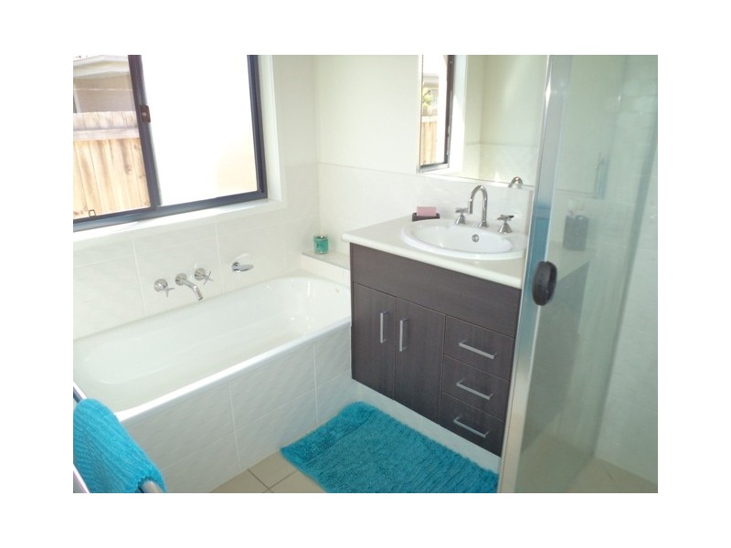 14 Bellinger Key, Pacific Pines QLD 4211