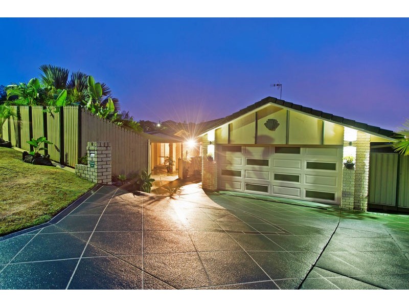 42 Carter Street, Pacific Pines QLD 4211