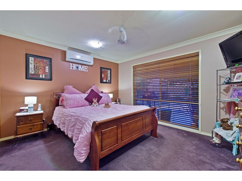 42 Carter Street, Pacific Pines QLD 4211