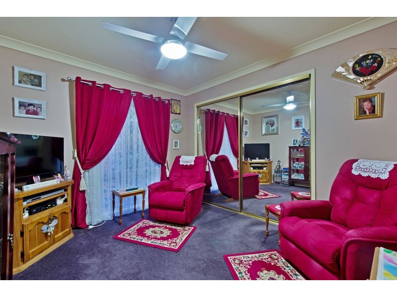 42 Carter Street, Pacific Pines QLD 4211