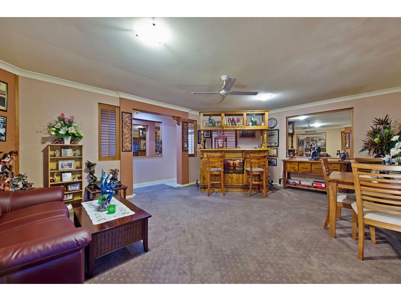 42 Carter Street, Pacific Pines QLD 4211