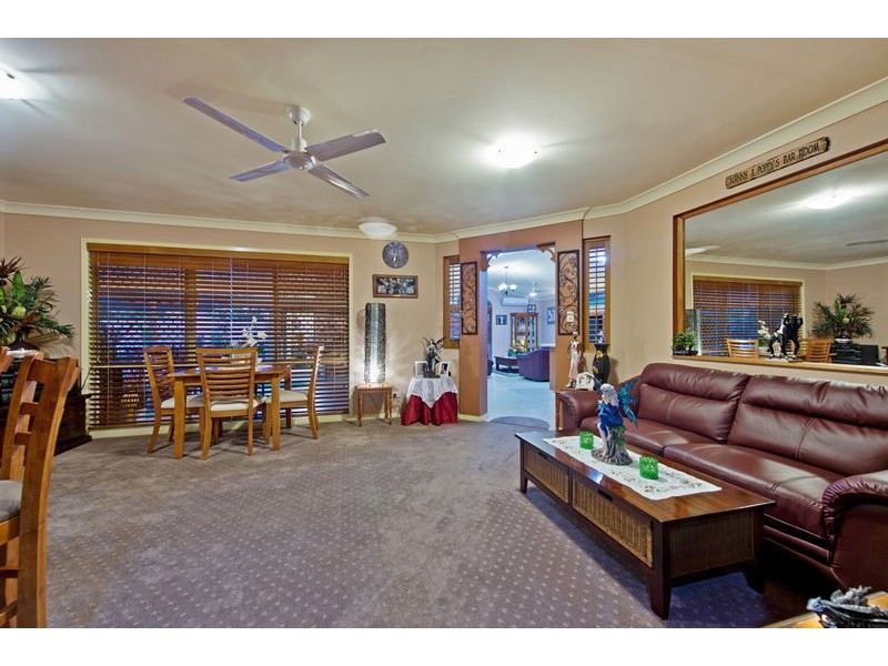 42 Carter Street, Pacific Pines QLD 4211