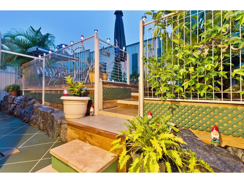 42 Carter Street, Pacific Pines QLD 4211