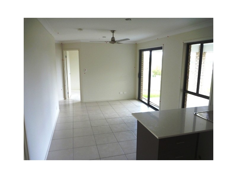 3 Hanover Drive, Pimpama QLD 4209