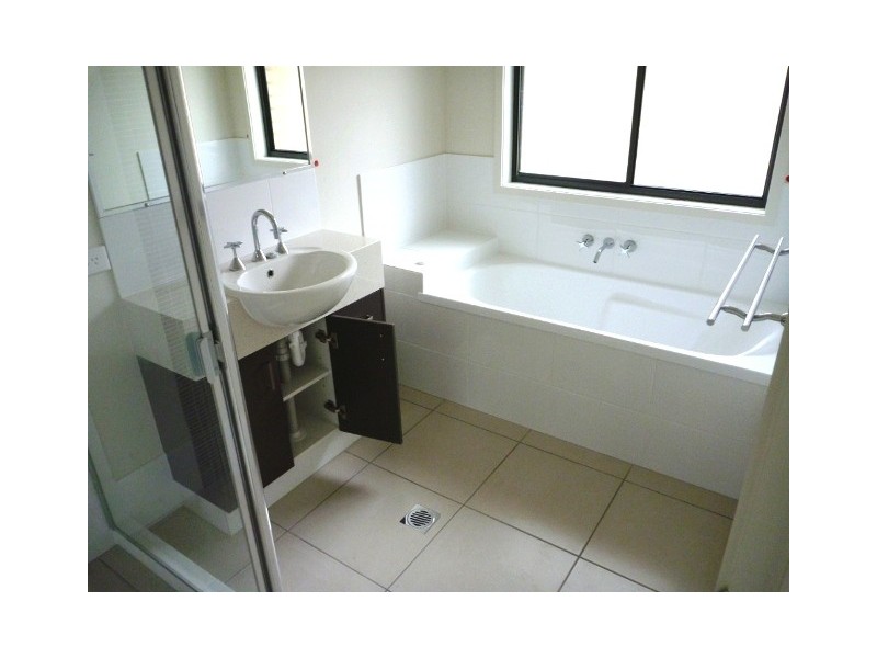 3 Hanover Drive, Pimpama QLD 4209