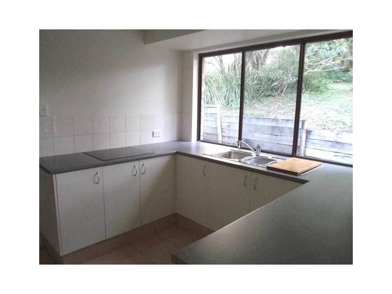 8 Armidale Crescent, Helensvale QLD 4212