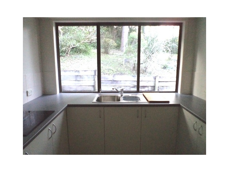 8 Armidale Crescent, Helensvale QLD 4212