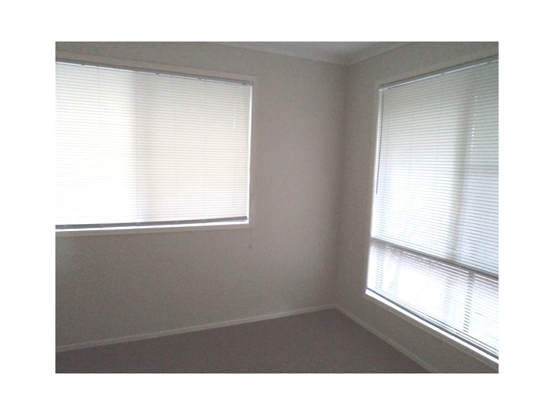 8 Armidale Crescent, Helensvale QLD 4212