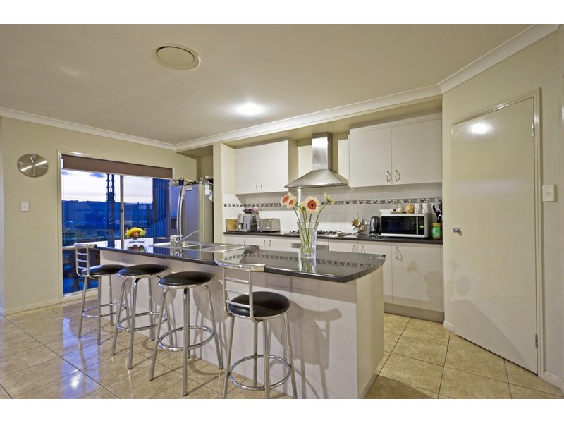38 Salvado Dr, Pacific Pines QLD 4211