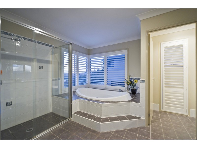 38 Salvado Dr, Pacific Pines QLD 4211