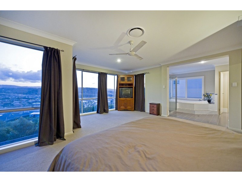 38 Salvado Dr, Pacific Pines QLD 4211