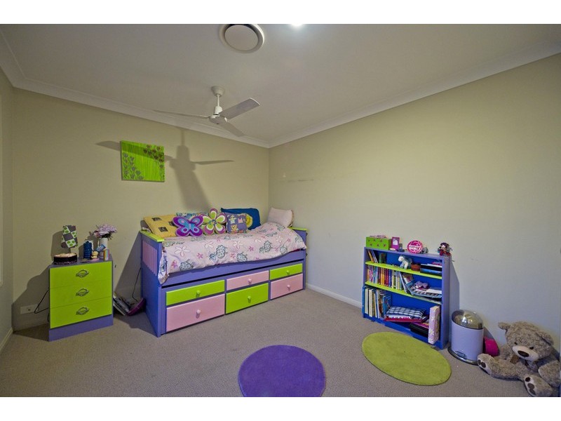38 Salvado Dr, Pacific Pines QLD 4211