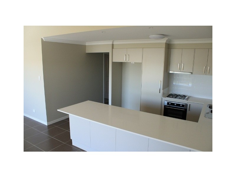 6 Treetops St, Yarrabilba QLD 4207