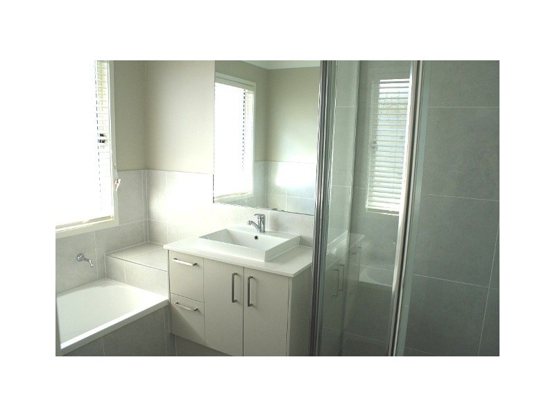 6 Treetops St, Yarrabilba QLD 4207