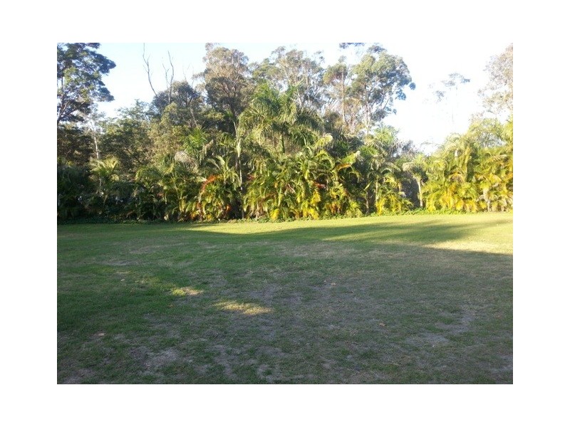 8 Banyuna Dr, Gaven QLD 4211