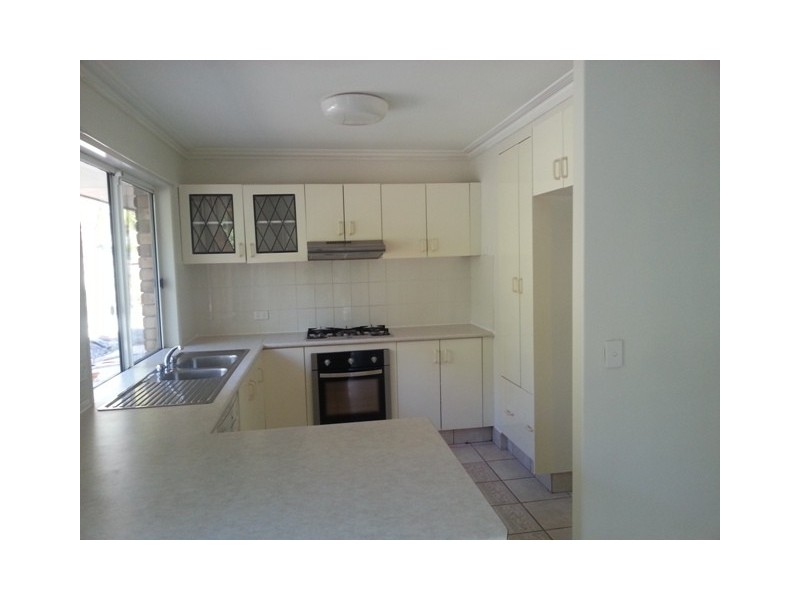 8 Banyuna Dr, Gaven QLD 4211