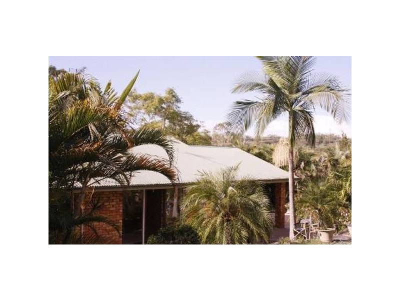 8 Banyuna Dr, Gaven QLD 4211