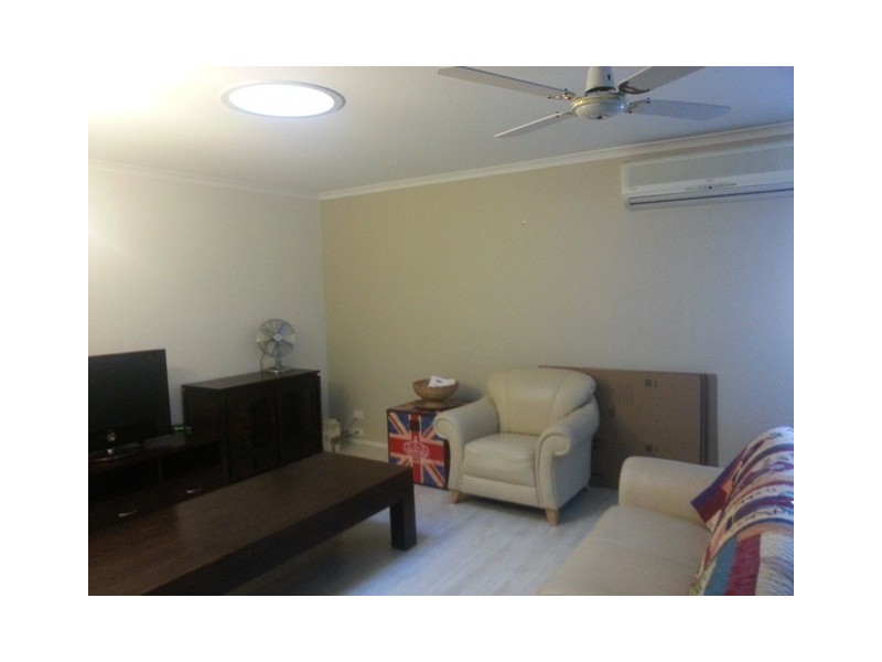 2/10 Oscar  Court, Oxenford QLD 4210