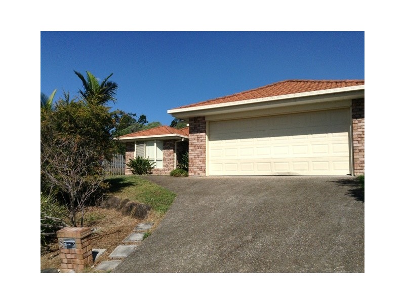 8 Harwood Place, Maudsland QLD 4210