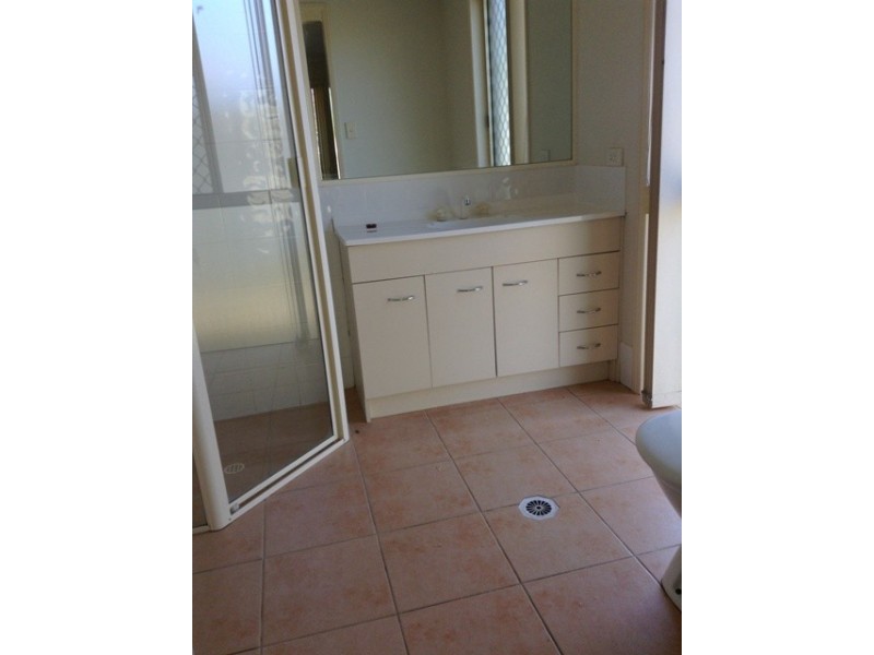 8 Harwood Place, Maudsland QLD 4210