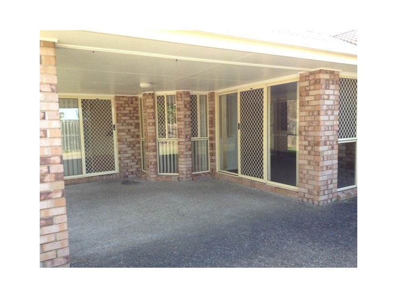 8 Harwood Place, Maudsland QLD 4210