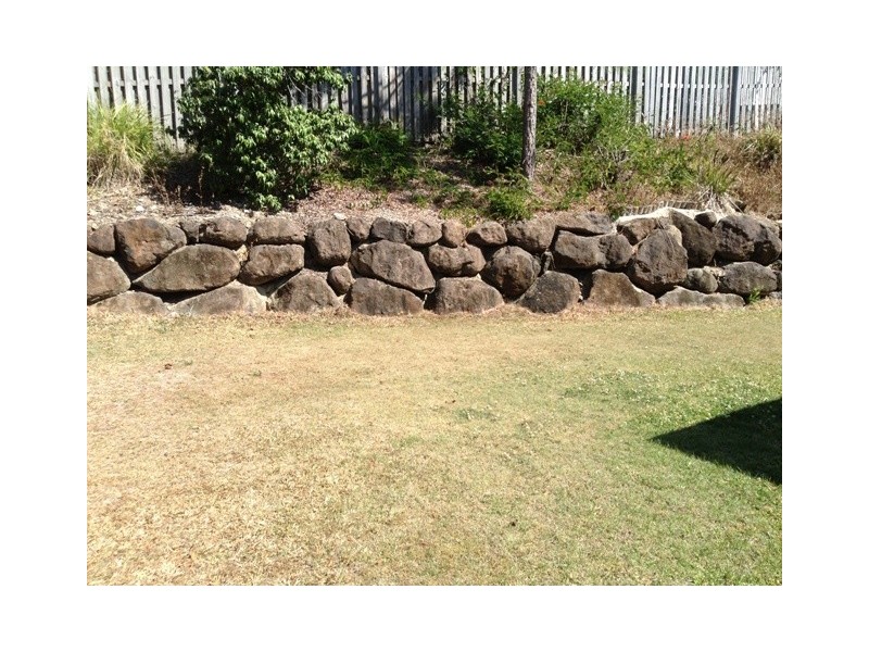 8 Harwood Place, Maudsland QLD 4210