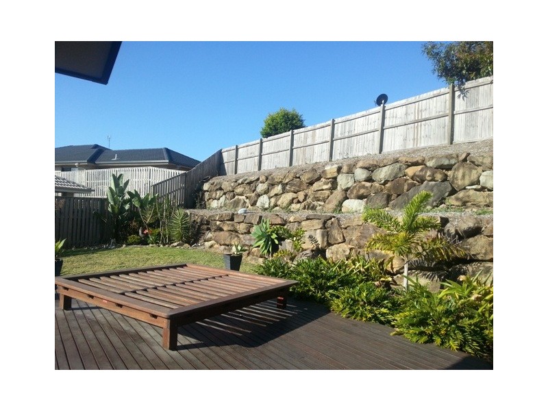 4 Faraday Crescent, Pacific Pines QLD 4211