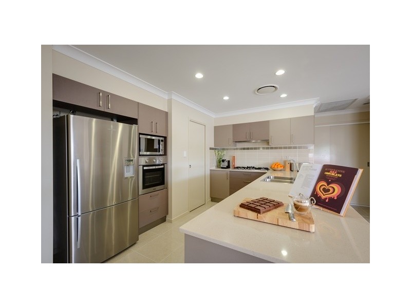 3 Hadrian Crescent, Pacific Pines QLD 4211