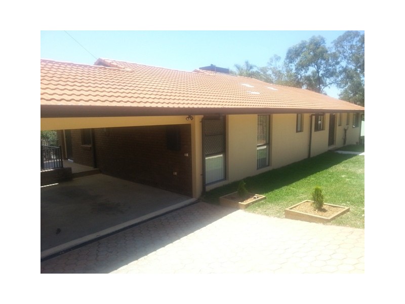 8 Josephine Terrace, Highland Park QLD 4211