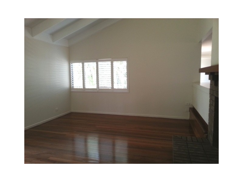 8 Josephine Terrace, Highland Park QLD 4211