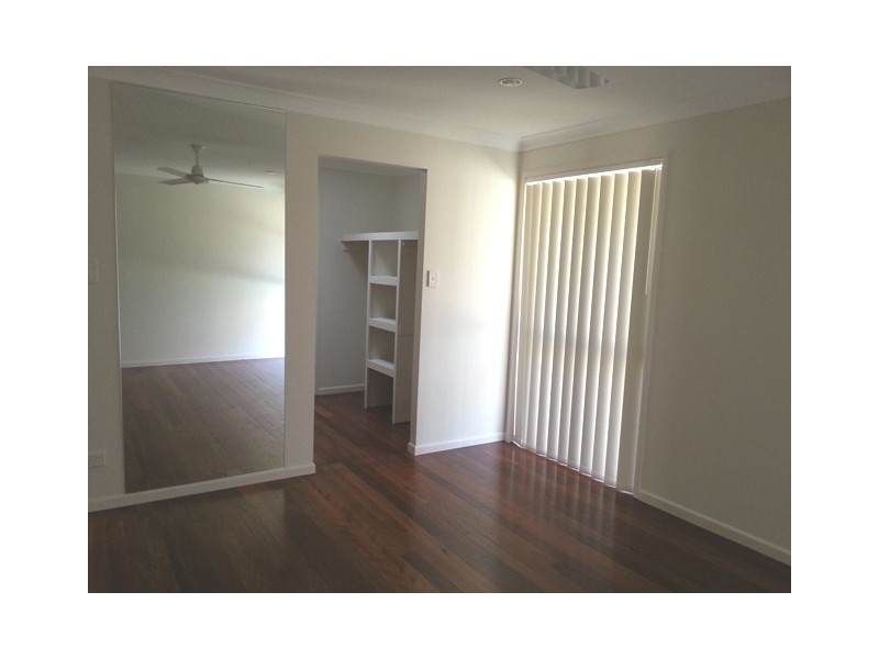 8 Josephine Terrace, Highland Park QLD 4211