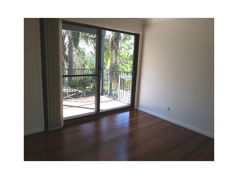 8 Josephine Terrace, Highland Park QLD 4211