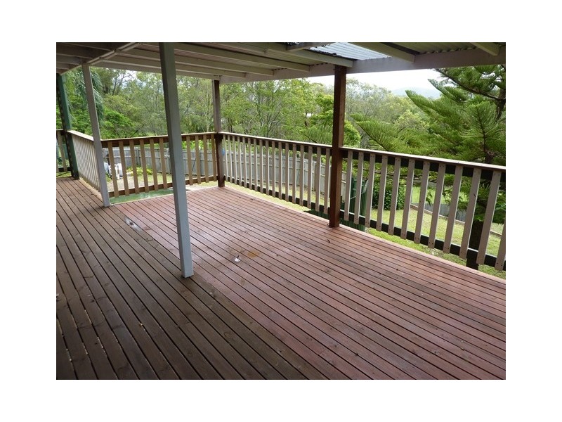 8 Josephine Terrace, Highland Park QLD 4211