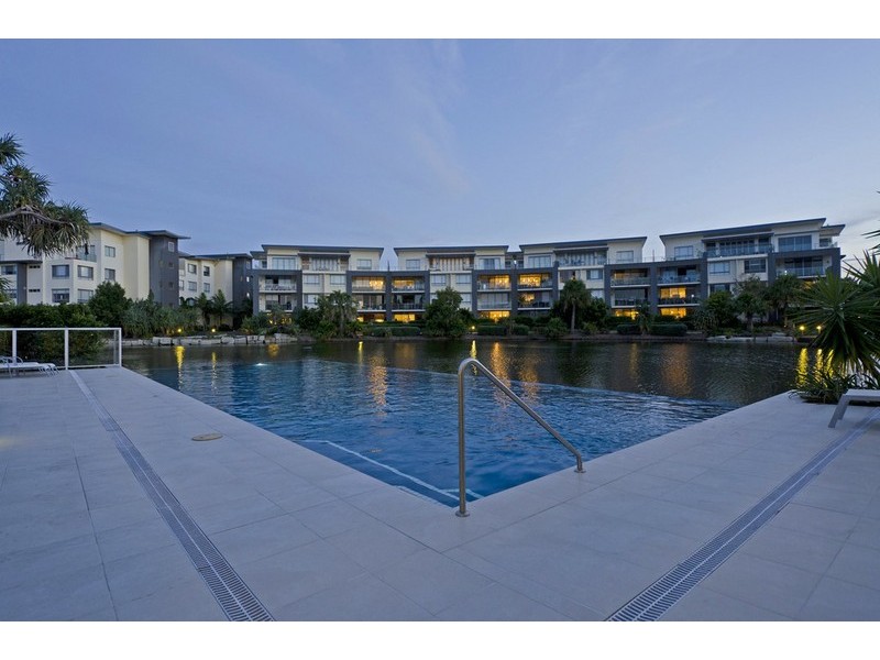 534/3-5 Pendraat Parade, Hope Island QLD 4212