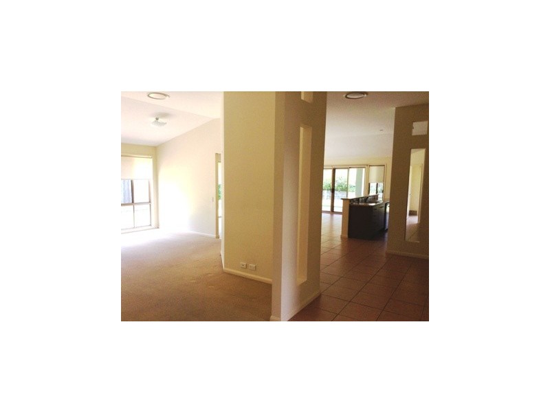 2 Sylvia Close, Pacific Pines QLD 4211