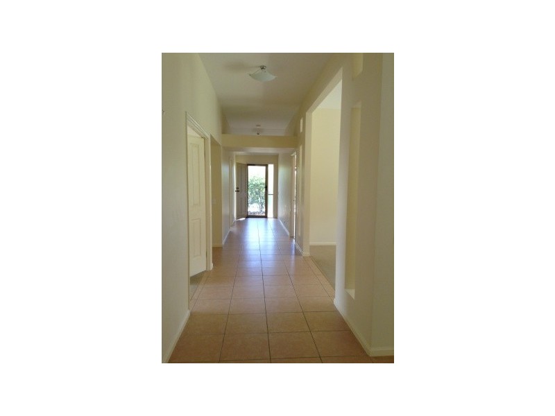 2 Sylvia Close, Pacific Pines QLD 4211