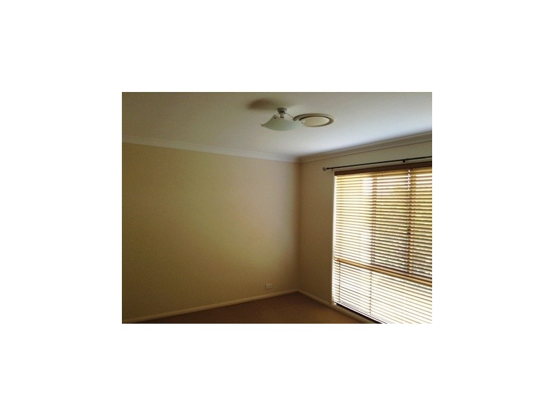 2 Sylvia Close, Pacific Pines QLD 4211