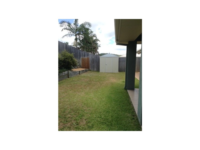 2 Sylvia Close, Pacific Pines QLD 4211