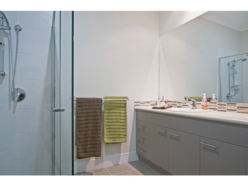 30 Bimberi Row, Pacific Pines QLD 4211