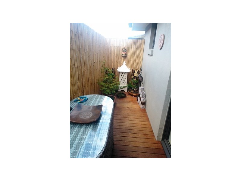 4 Eurella Street, Pacific Pines QLD 4211