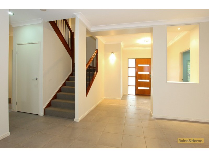 22 Codrington Circuit, Pacific Pines QLD 4211