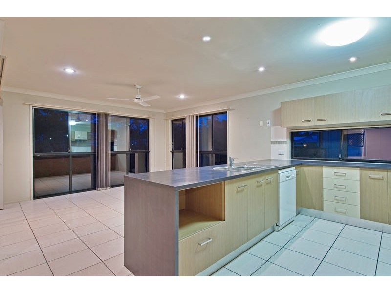 34 Cobb and Co Drive, Oxenford QLD 4210