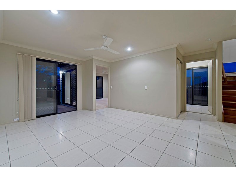 34 Cobb and Co Drive, Oxenford QLD 4210