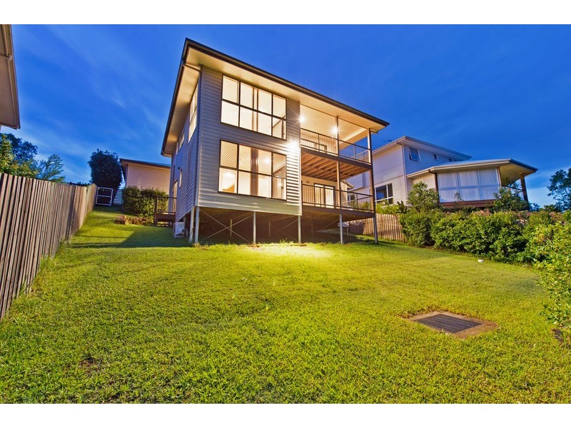 34 Cobb and Co Drive, Oxenford QLD 4210