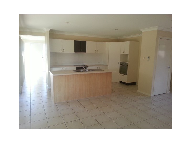 25  Norfolk Street, Pacific Pines QLD 4211