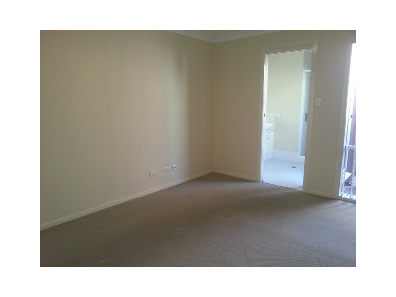 25  Norfolk Street, Pacific Pines QLD 4211