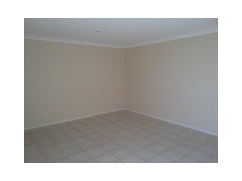 25  Norfolk Street, Pacific Pines QLD 4211