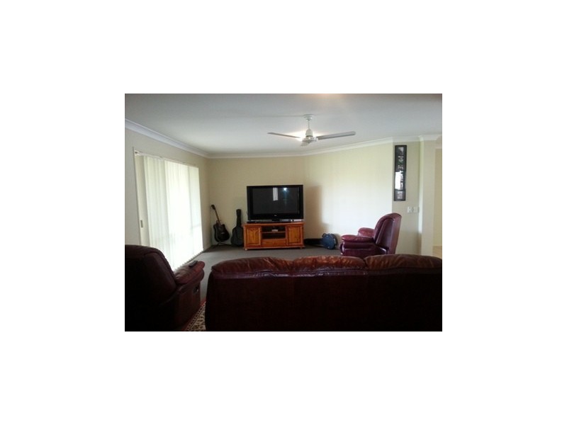 22 Petworth Court, Arundel QLD 4214