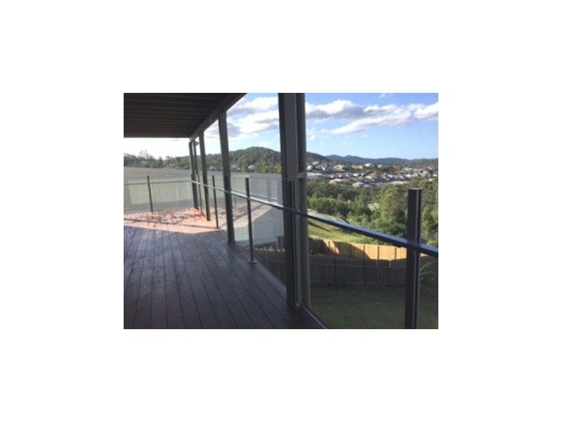 9  Diamantina Circuit, Pacific Pines QLD 4211